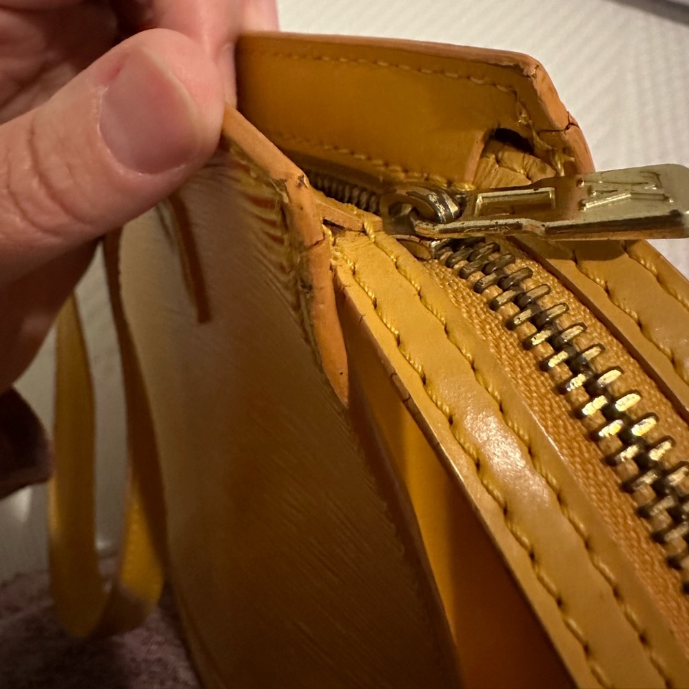 EUC. Louis Vuitton Epi Yellow St. Jacques Hand Bag. - Picture 10 of 16